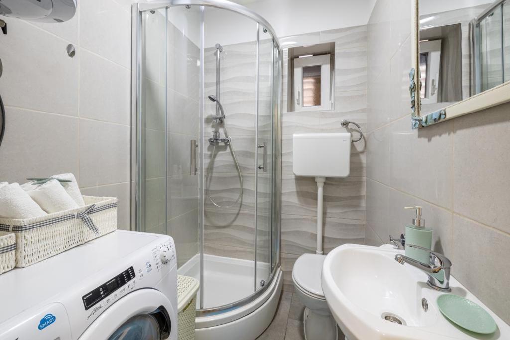 Josko - Combine Parking&beach&old Town Apartment Split